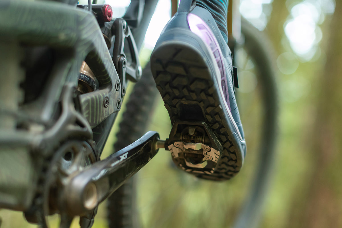 How To Clip Into Mountain Bike Pedals: A Beginner’s Guide