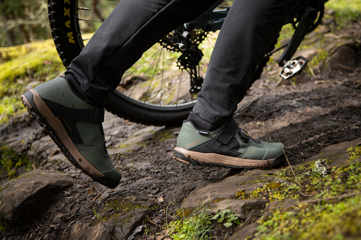 Shimano wide 2024 fit mtb shoes