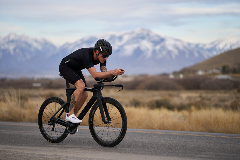 Man wearing SHIMANO SH-TR501 White Triathlon shoes 